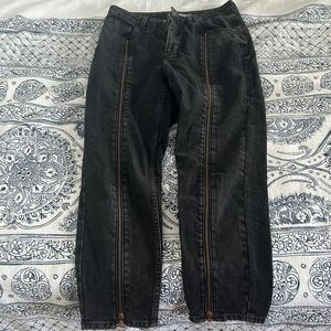 Black skinny zipper jean